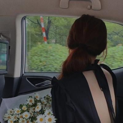 玉女含苞朵朵开